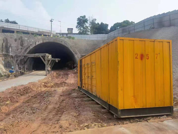 佛冈发电机出租自启装置的工作原理是什么？