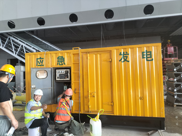 佛冈怎样判断空气滤清器是否需要更换？